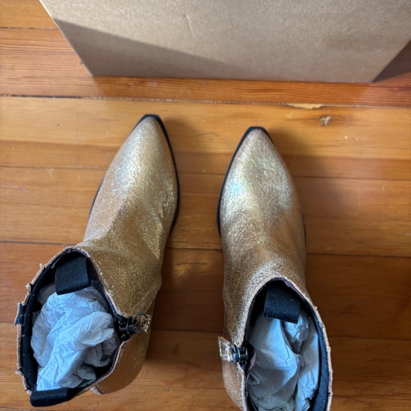 Tackle metallic gold boots - Picture 7 of 10
